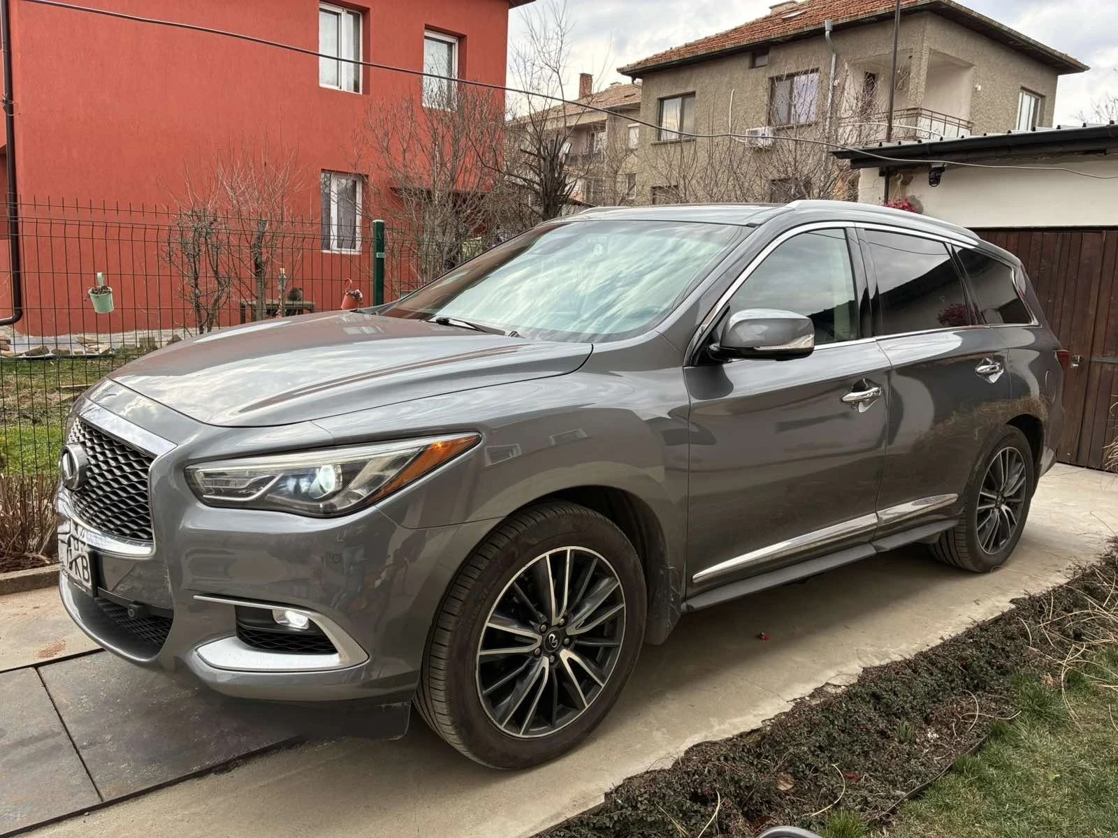 Infiniti QX60  AWD/ 7 местен/ камери 360 / Distronic, снимка 4 - Автомобили и джипове - 53699122