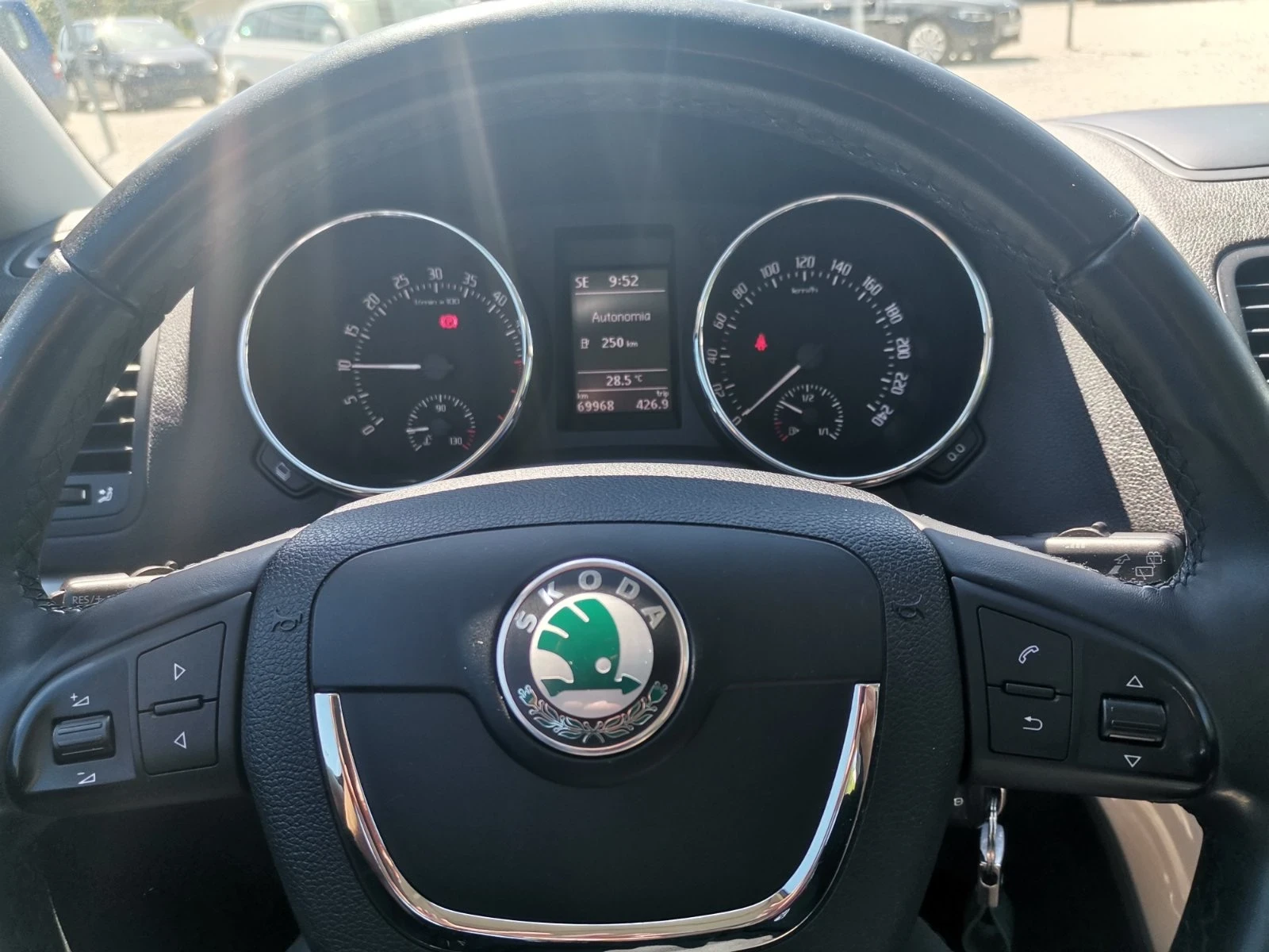 Skoda Yeti 2.0 TDI 4x4!!!69000 KM!!!69000 KM!!!, снимка 8 - Автомобили и джипове - 54690990