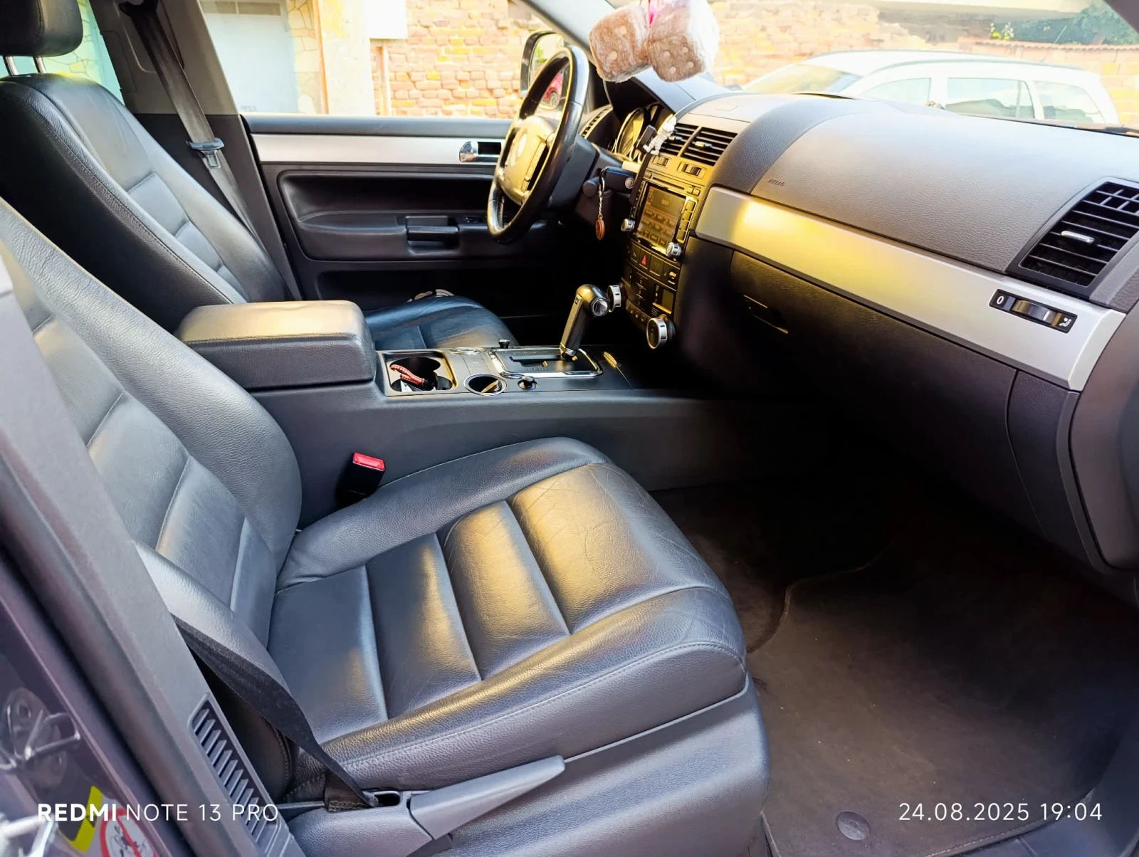 VW Touareg 3.0, снимка 8 - Автомобили и джипове - 55425211