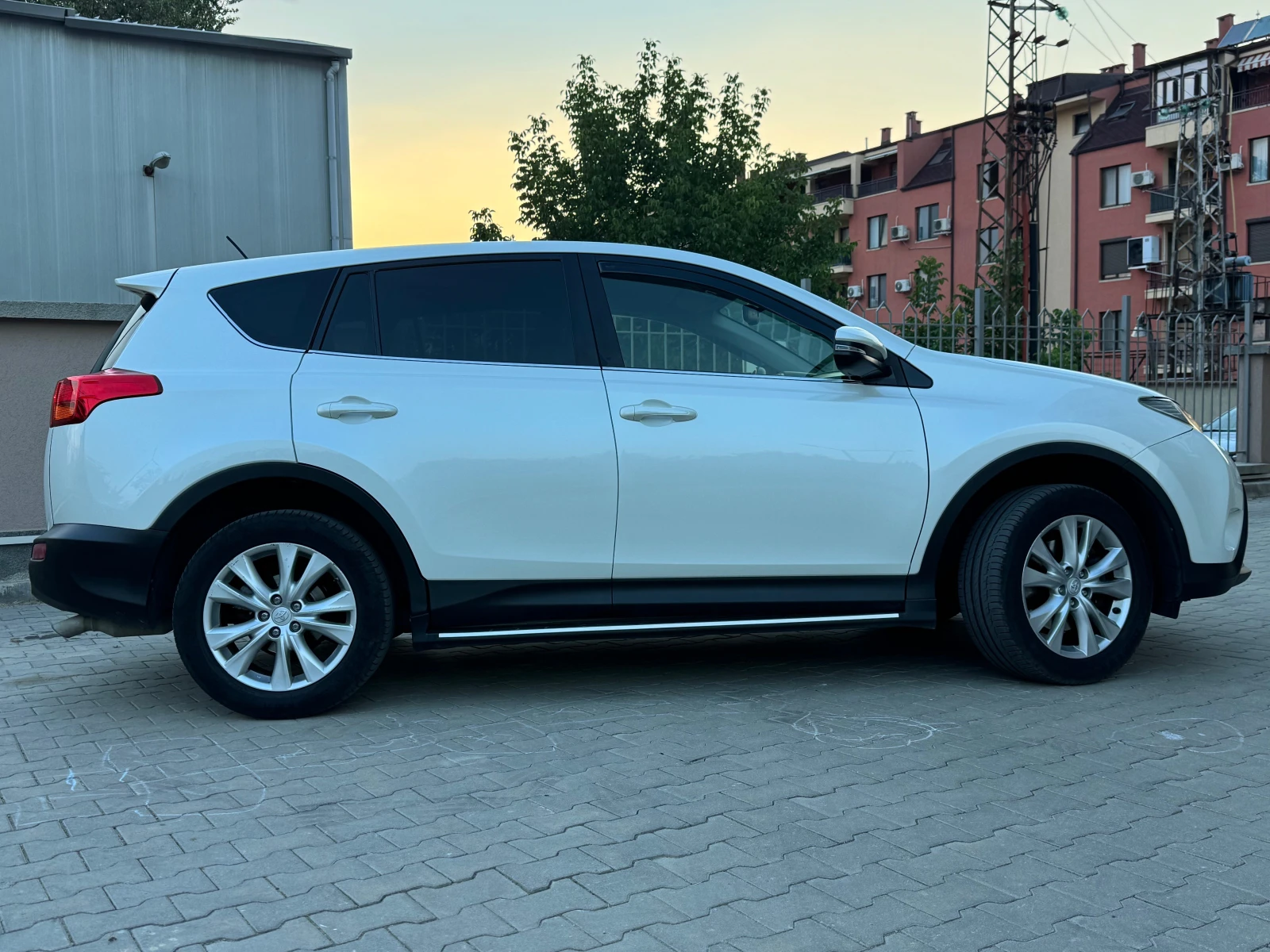 Toyota Rav4 2.2 D-4D 150 к.с. AWD 4x4   ОБСЛУЖЕНА, снимка 6 - Автомобили и джипове - 55810023