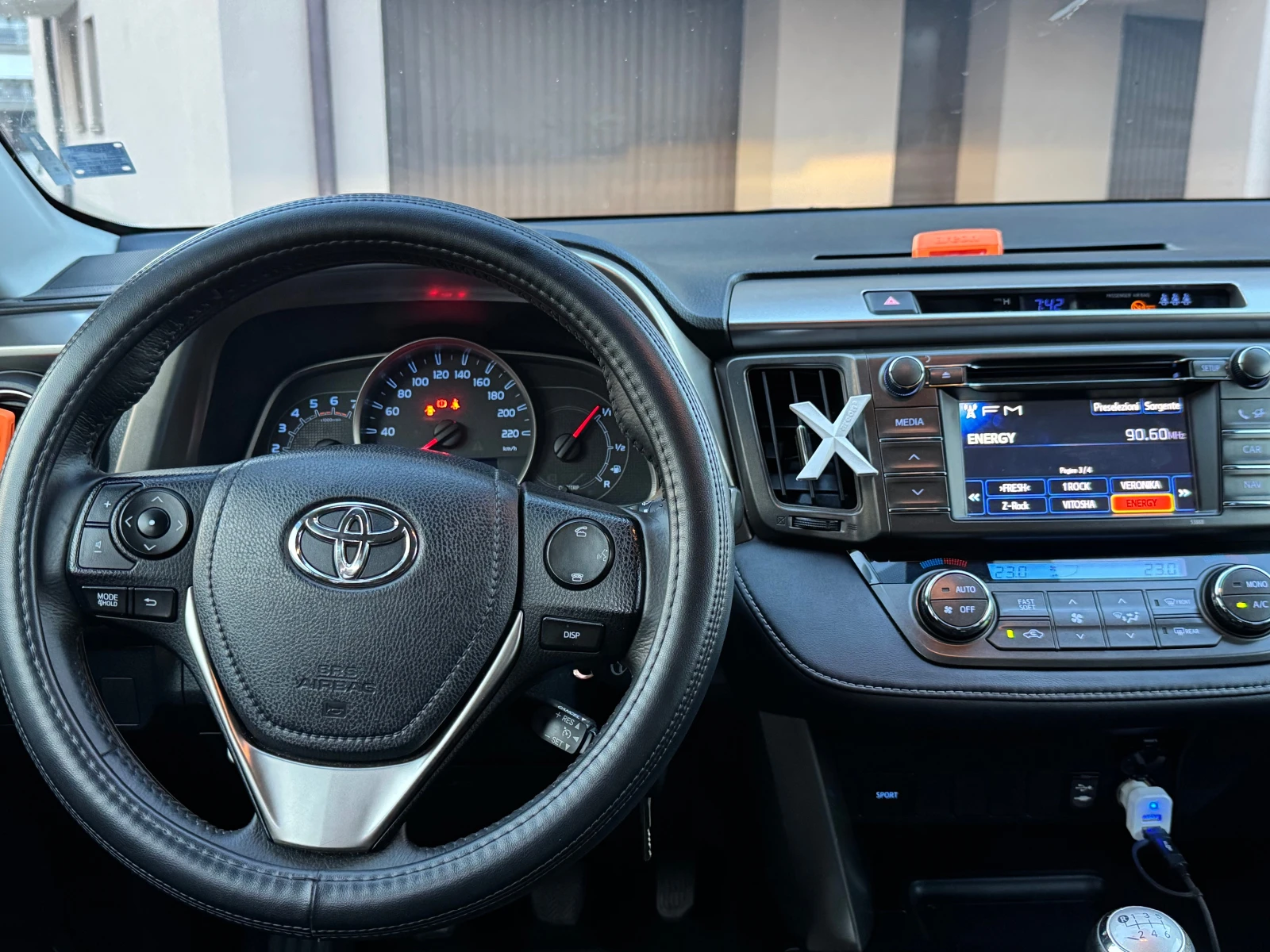 Toyota Rav4 2.2 D-4D 150 к.с. AWD 4x4   ОБСЛУЖЕНА, снимка 11 - Автомобили и джипове - 55810023