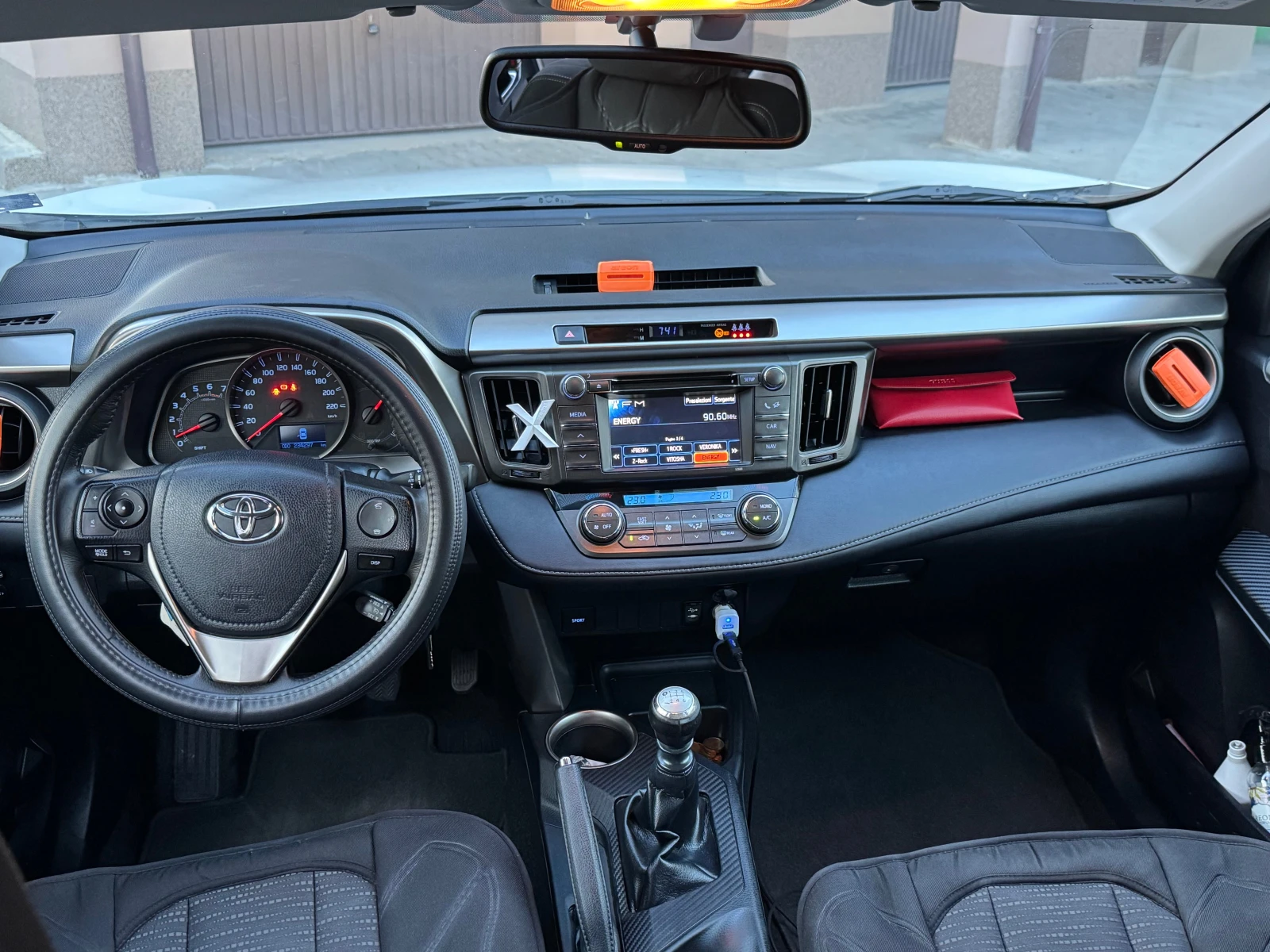 Toyota Rav4 2.2 D-4D 150 к.с. AWD 4x4   ОБСЛУЖЕНА, снимка 8 - Автомобили и джипове - 55810023