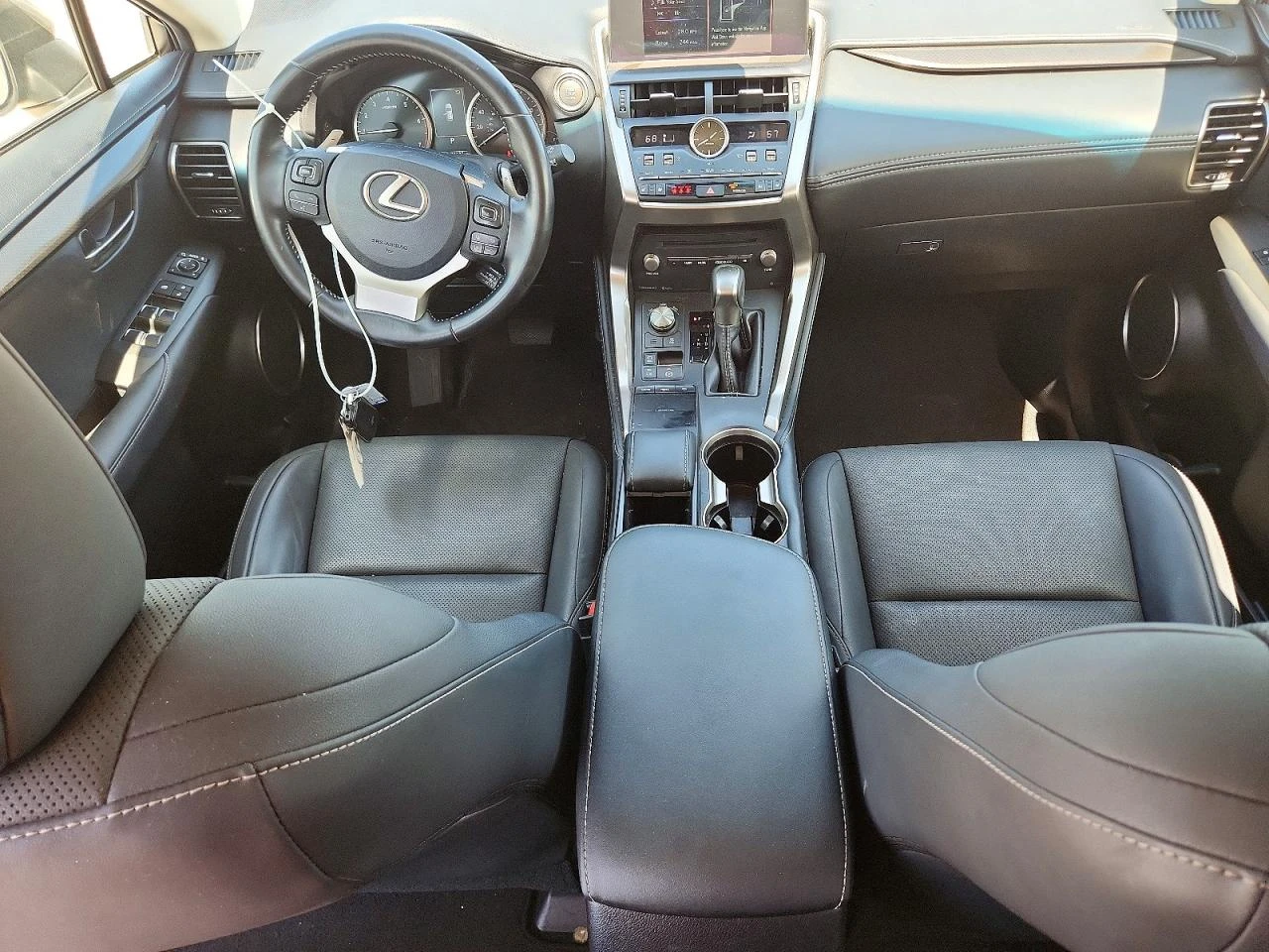 Lexus NX 300 2.0l Base, снимка 8 - Автомобили и джипове - 56059323