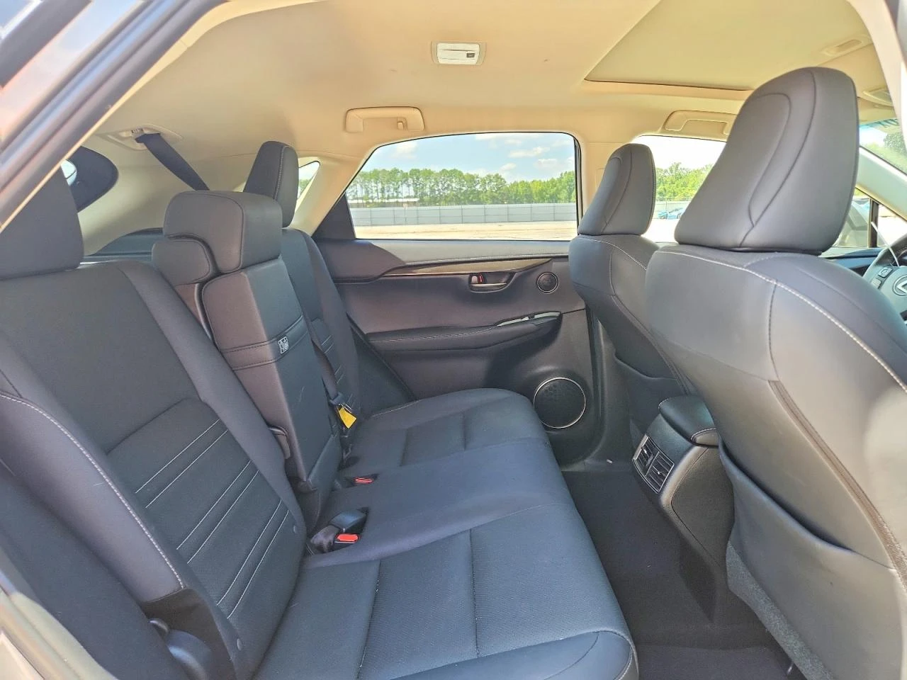 Lexus NX 300 2.0l Base, снимка 11 - Автомобили и джипове - 56059323