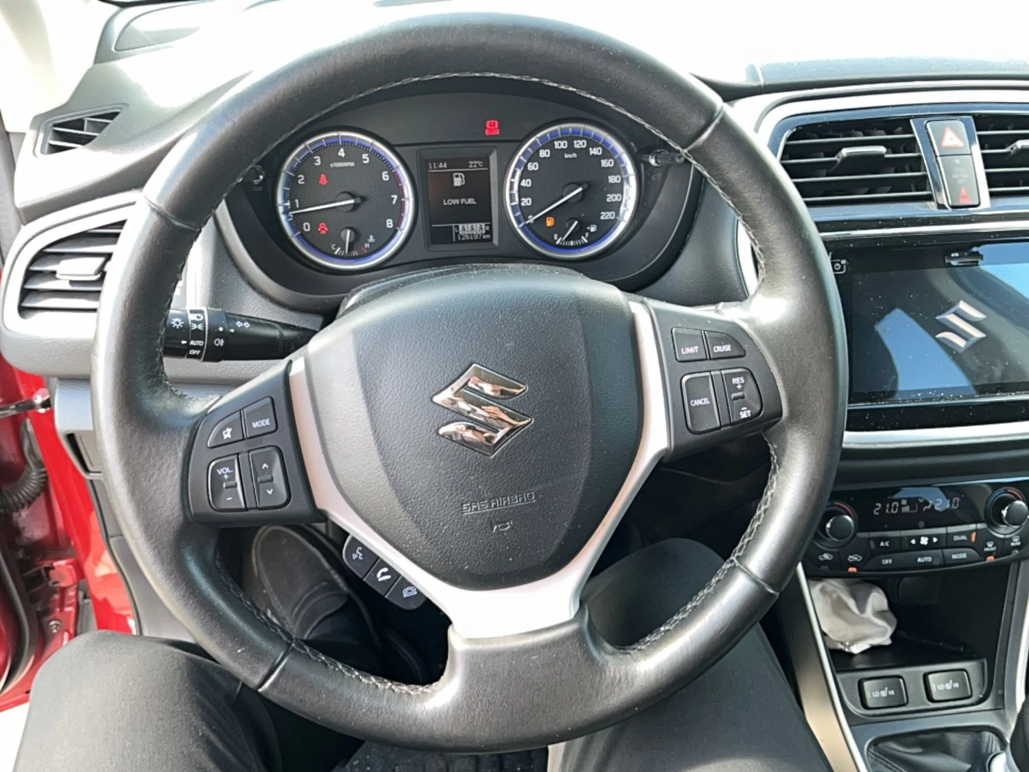 Suzuki SX4 S-Cross Active 1.4 Бензин, снимка 4 - Автомобили и джипове - 56065841