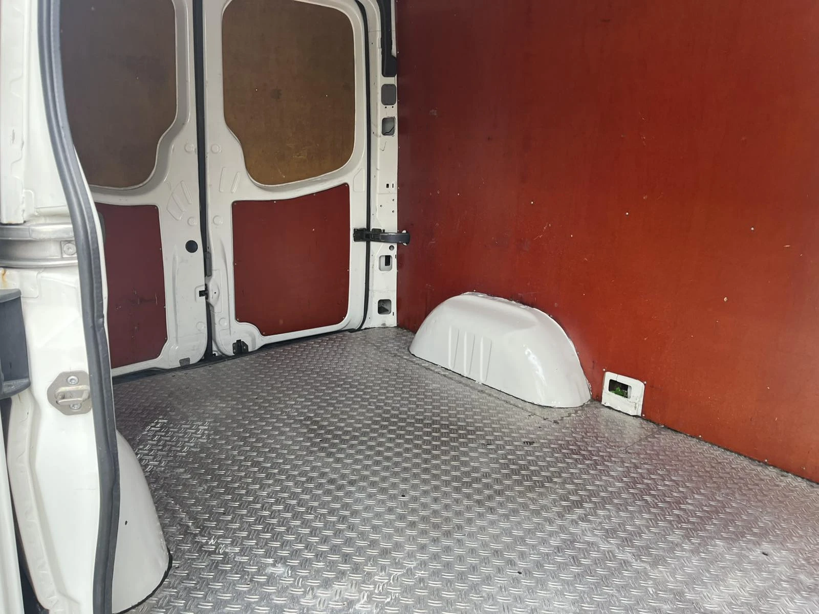 VW Crafter 2.5TDI KLIMATRONIK, снимка 15 - Бусове и автобуси - 54481963