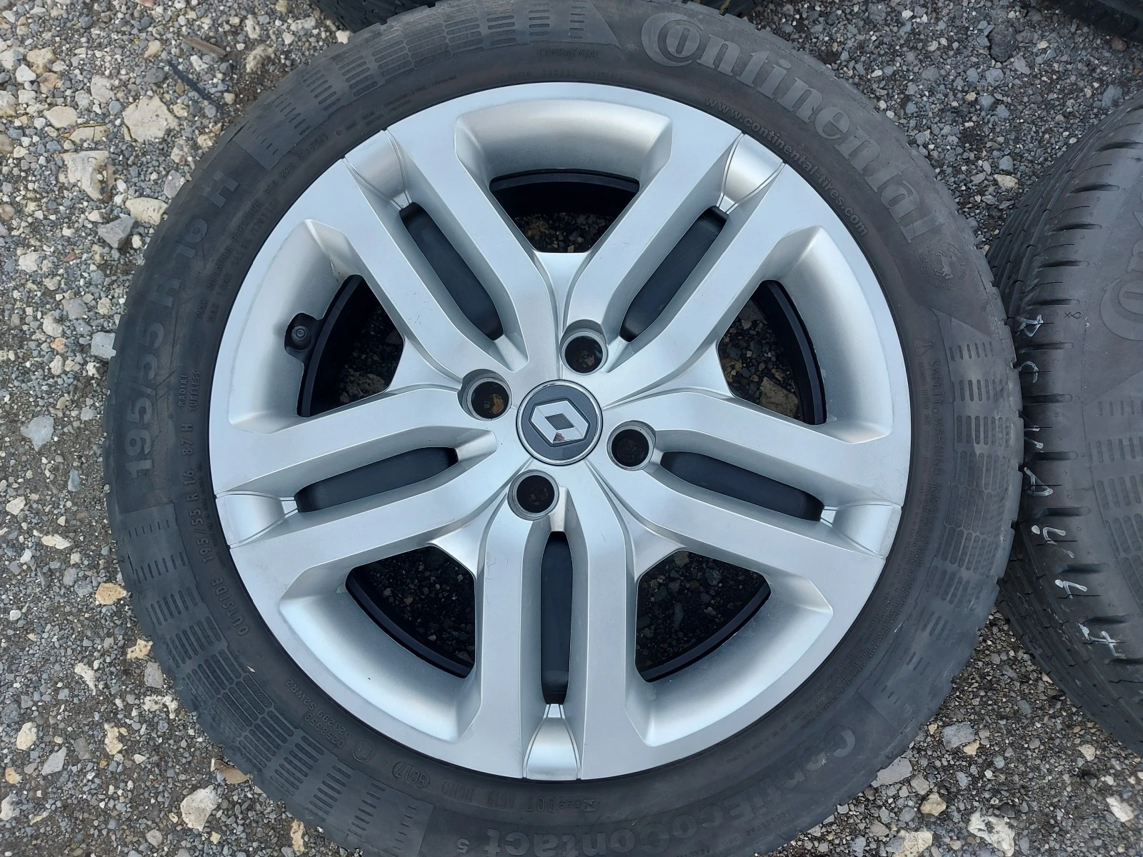    195/55R16  Renault Zoe | Mobile.bg   5