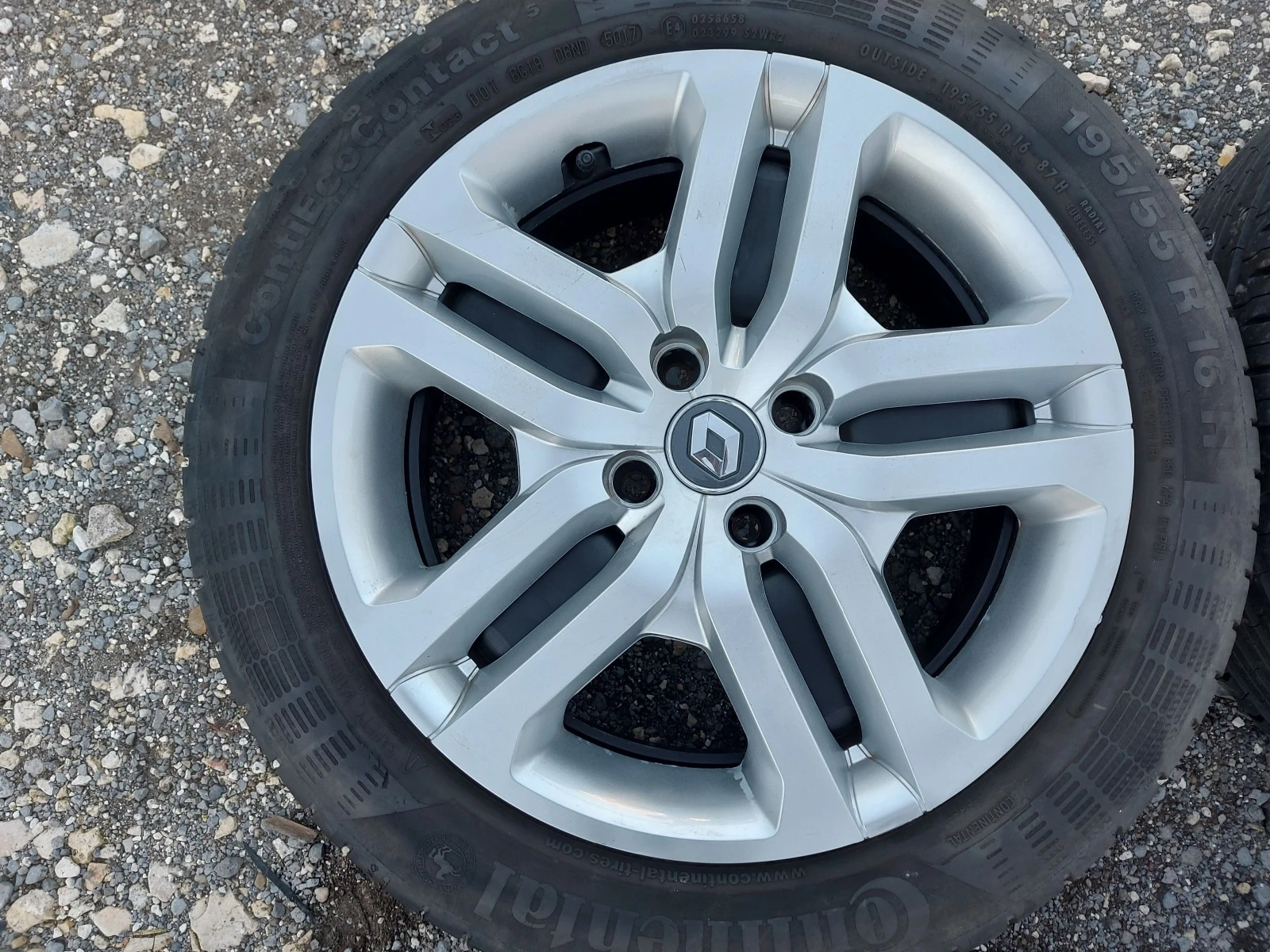    195/55R16  Renault Zoe | Mobile.bg   7