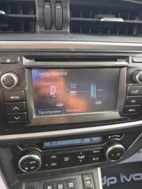 Toyota Auris ХИБРИД* ГАЗ* ГОТОВ ЗА ТАКСИ* ОБСЛУЖЕН, снимка 9