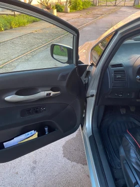 Toyota Auris 2.0 126к.с., снимка 6