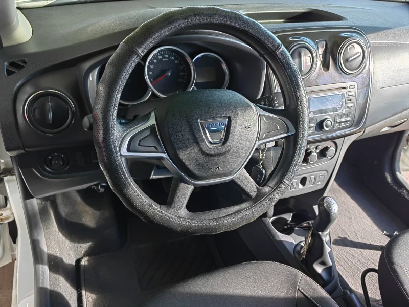 Dacia Sandero, снимка 8 - Автомобили и джипове - 48594626