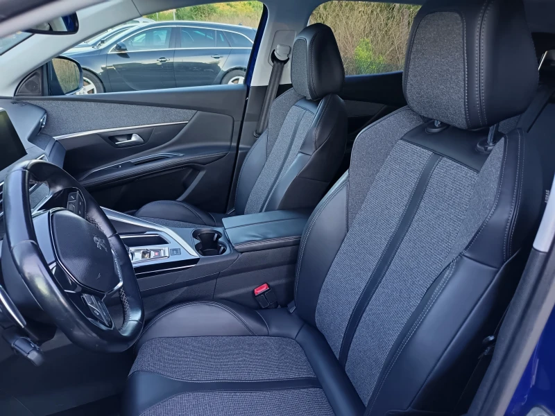 Peugeot 3008 1.2 PureTech Allure РЕАЛНИ КИЛОМЕТРИ СЕРВ. КНИЖКА, снимка 11 - Автомобили и джипове - 51858337