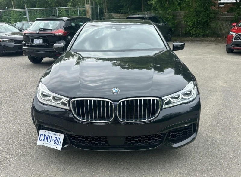 BMW 750 4.4L V8 xDrive, снимка 5 - Автомобили и джипове - 52631862