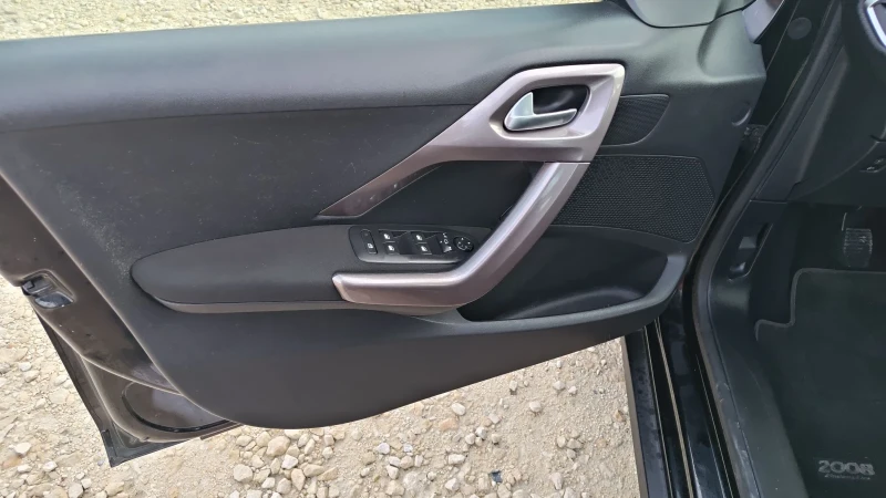 Peugeot 2008 1.6HDi 92, снимка 9 - Автомобили и джипове - 52653279