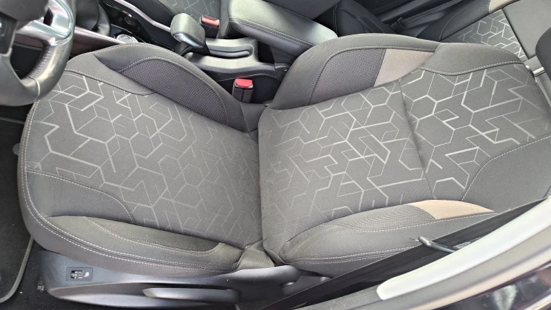 Peugeot 2008 1.6HDi 92, снимка 8 - Автомобили и джипове - 52653279