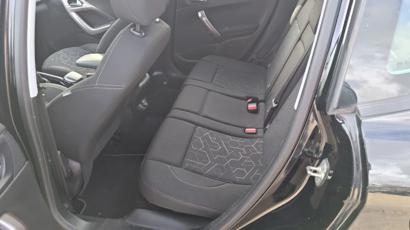 Peugeot 2008 1.6HDi 92, снимка 13 - Автомобили и джипове - 52653279