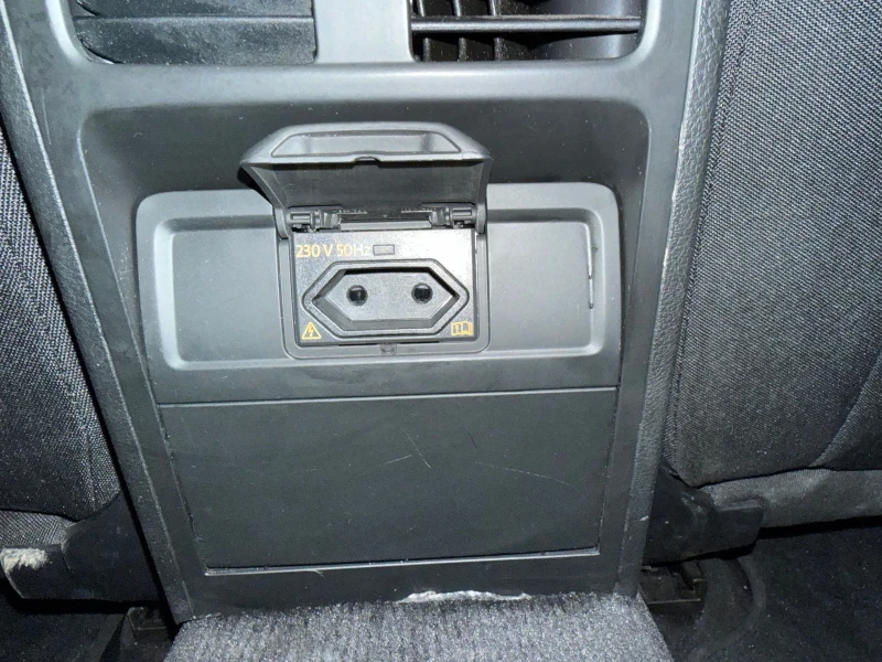 VW Passat, снимка 14 - Автомобили и джипове - 52804197