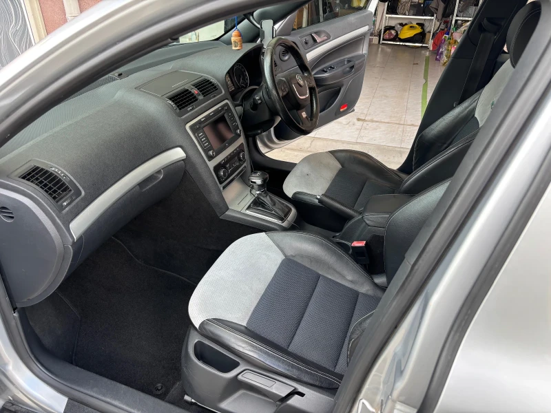 Skoda Octavia 2.0TDI VRS 170bhp DSG, снимка 10 - Автомобили и джипове - 53045469