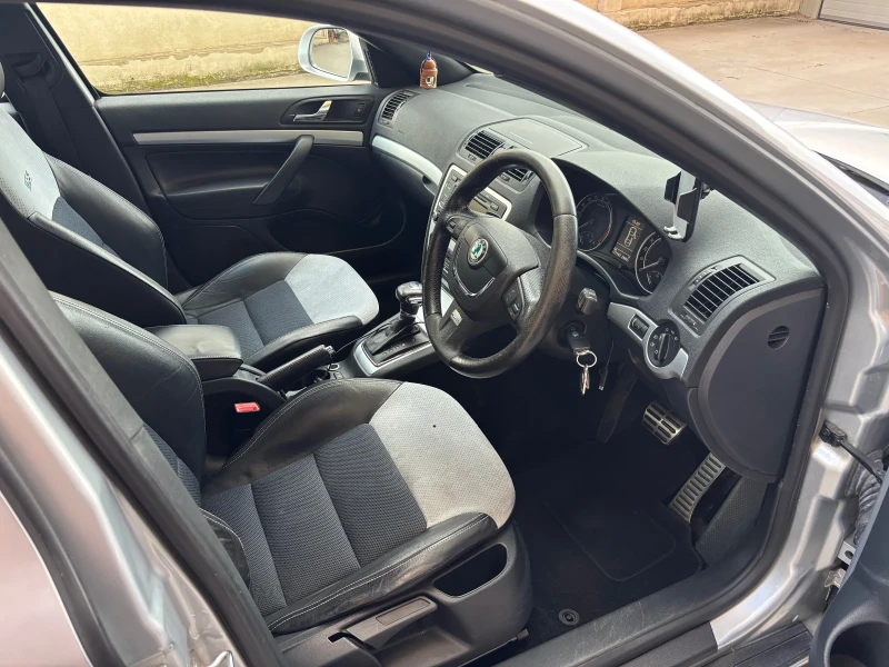 Skoda Octavia 2.0TDI VRS 170bhp DSG, снимка 5 - Автомобили и джипове - 53045469
