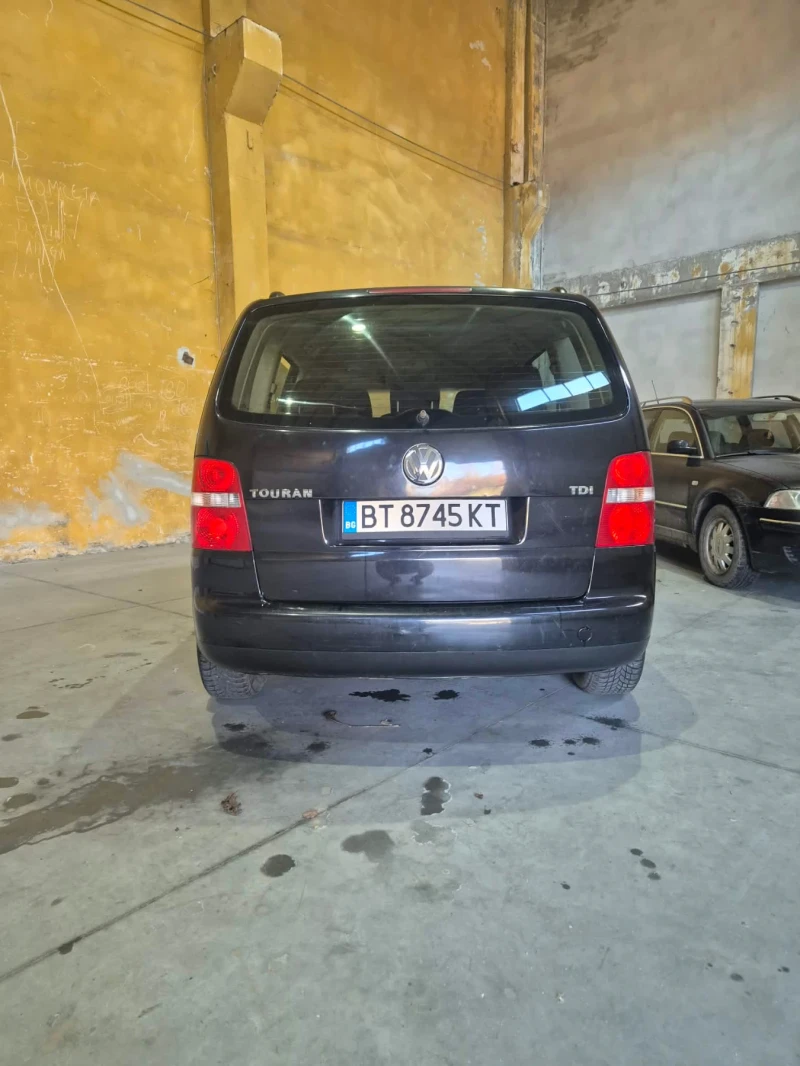 VW Touran, снимка 6 - Автомобили и джипове - 53258663