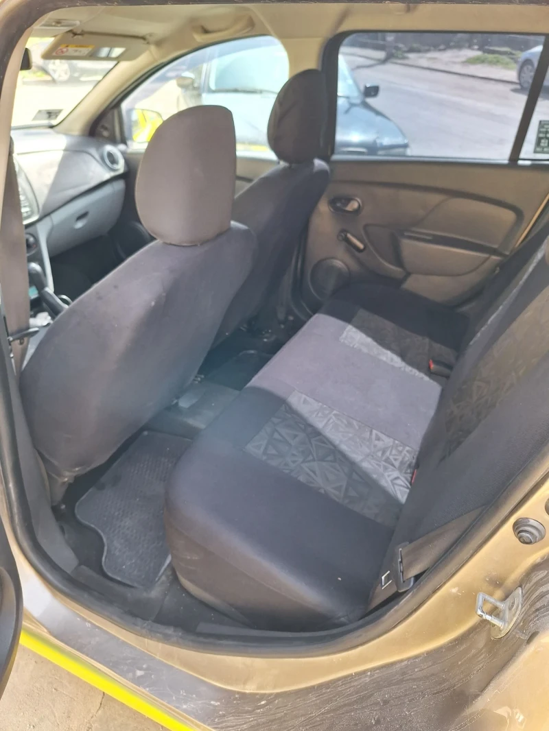 Dacia Logan 1.2 i GAS CLIMA, снимка 6 - Автомобили и джипове - 53283110