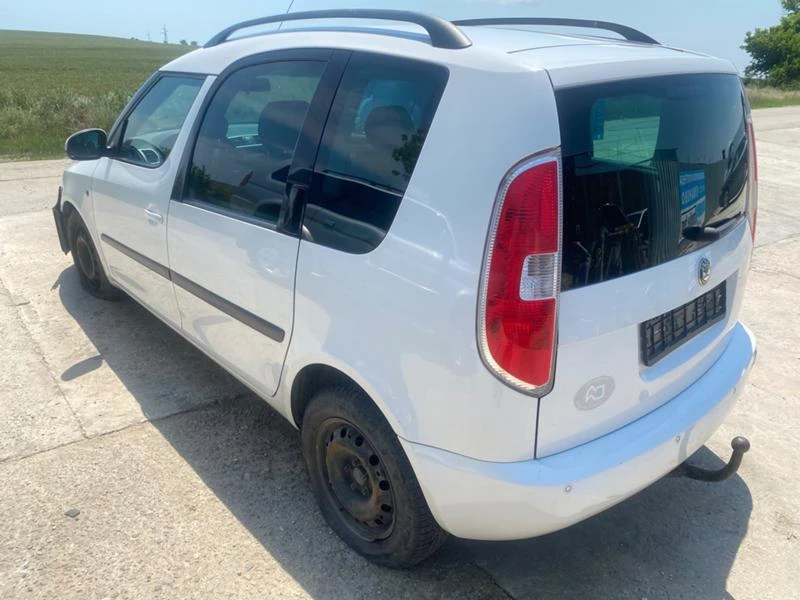 Skoda Roomster 1.6i auto, снимка 5 - Автомобили и джипове - 37089999