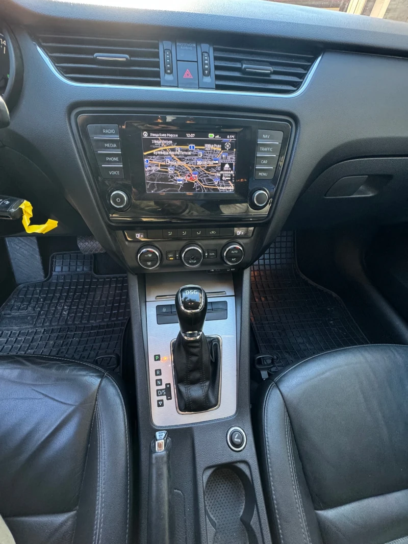 Skoda Octavia 1.6tdi DSG Нави Кожа Ксенон - 16998 лв. - 48844869 | Car24.bg