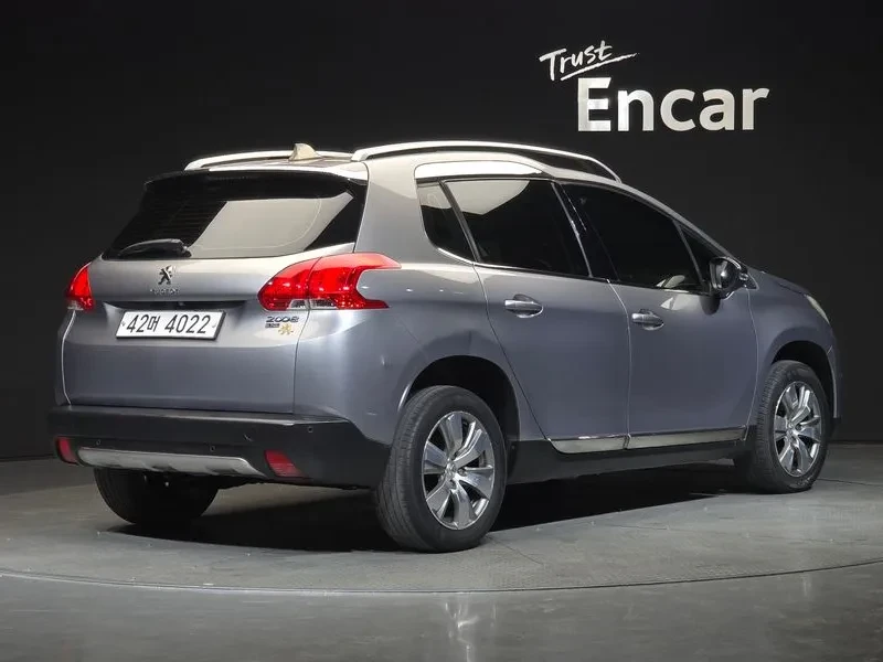 Peugeot 2008 1.6 BlueHDI - САМО 30% АВАНС, снимка 2 - Автомобили и джипове - 56016822