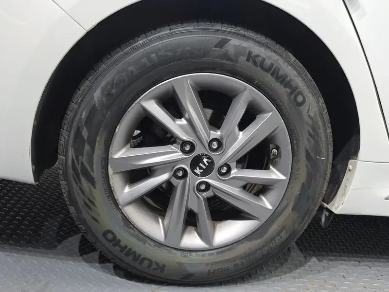 Kia K5 2.0 LUXURY, снимка 5 - Автомобили и джипове - 56304740