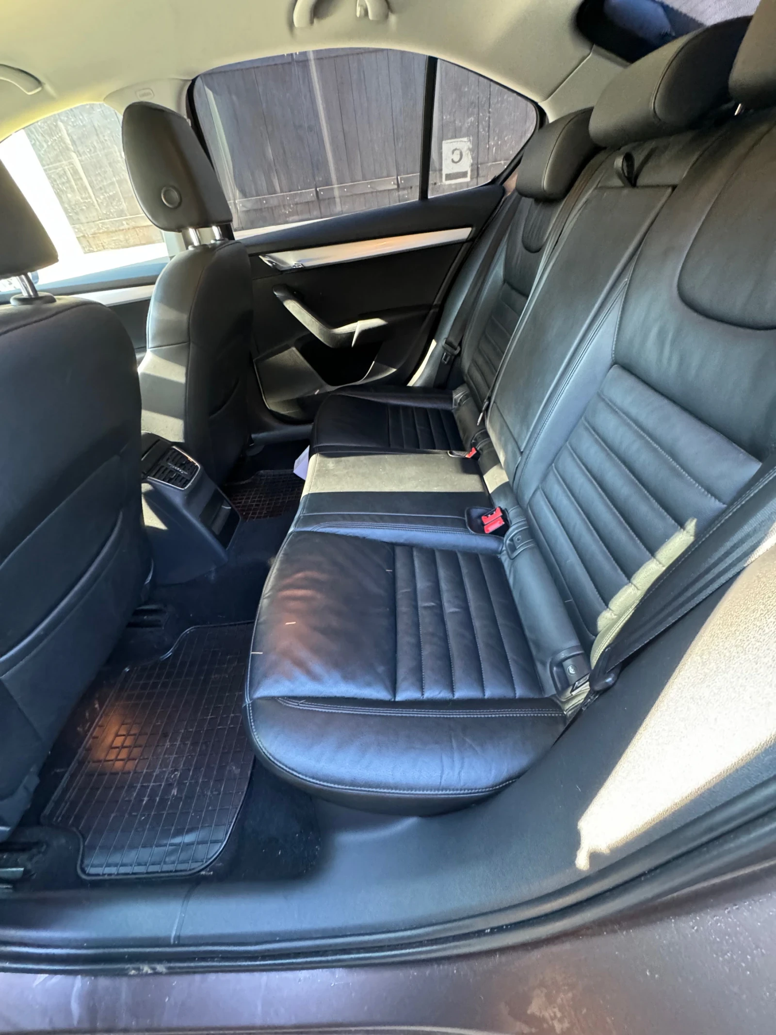 Skoda Octavia 1.6tdi DSG Нави Кожа Ксенон - изображение 9