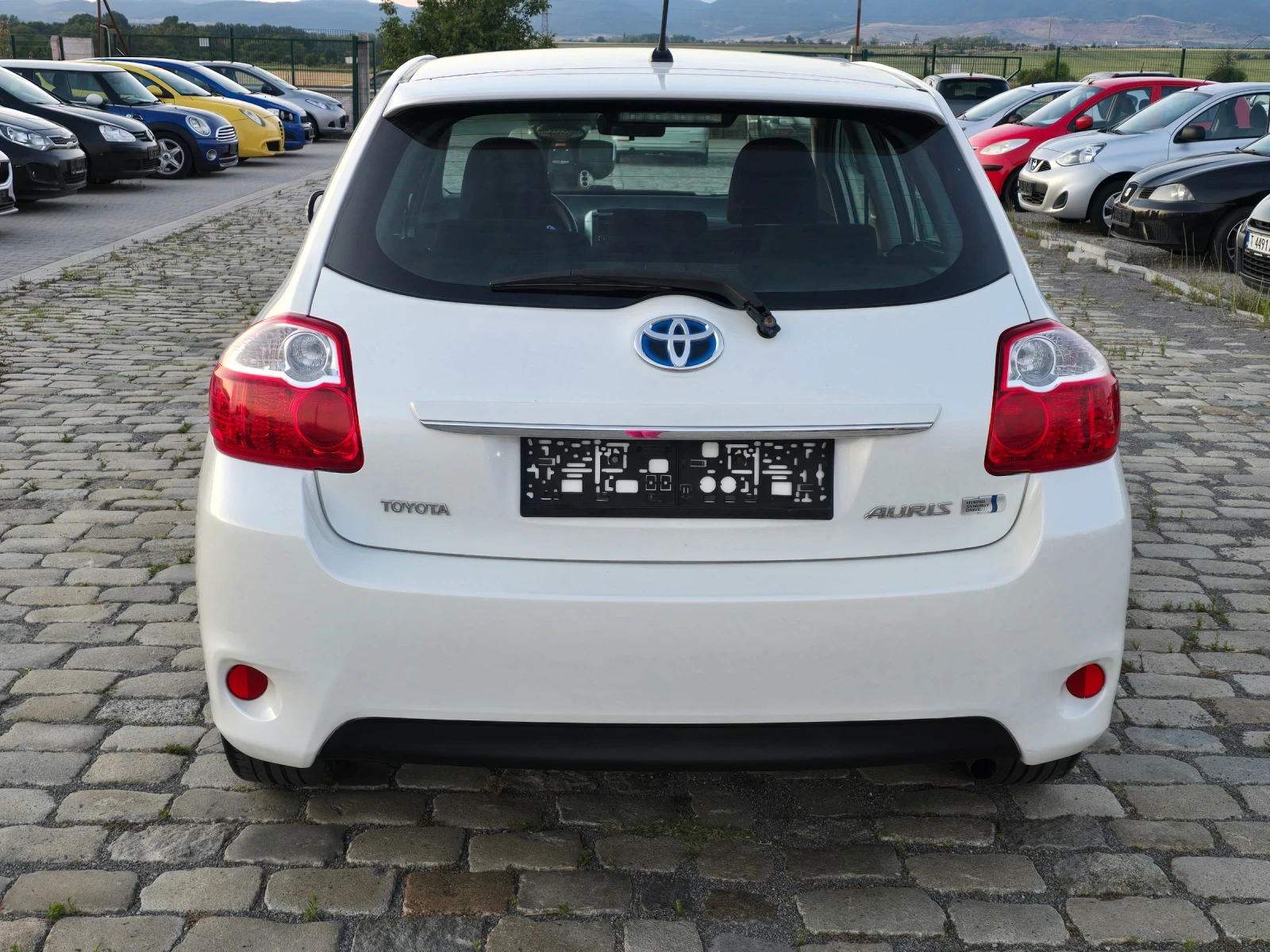Toyota Auris 1.8 Hybrid Автоматик ЕВРО 5 - изображение 7