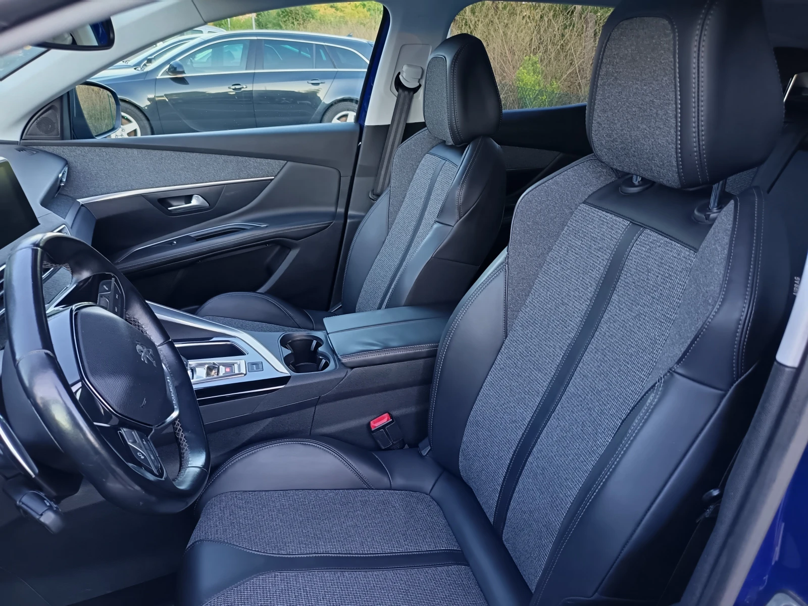 Peugeot 3008 1.2 PureTech Allure   .  | Mobile.bg   11