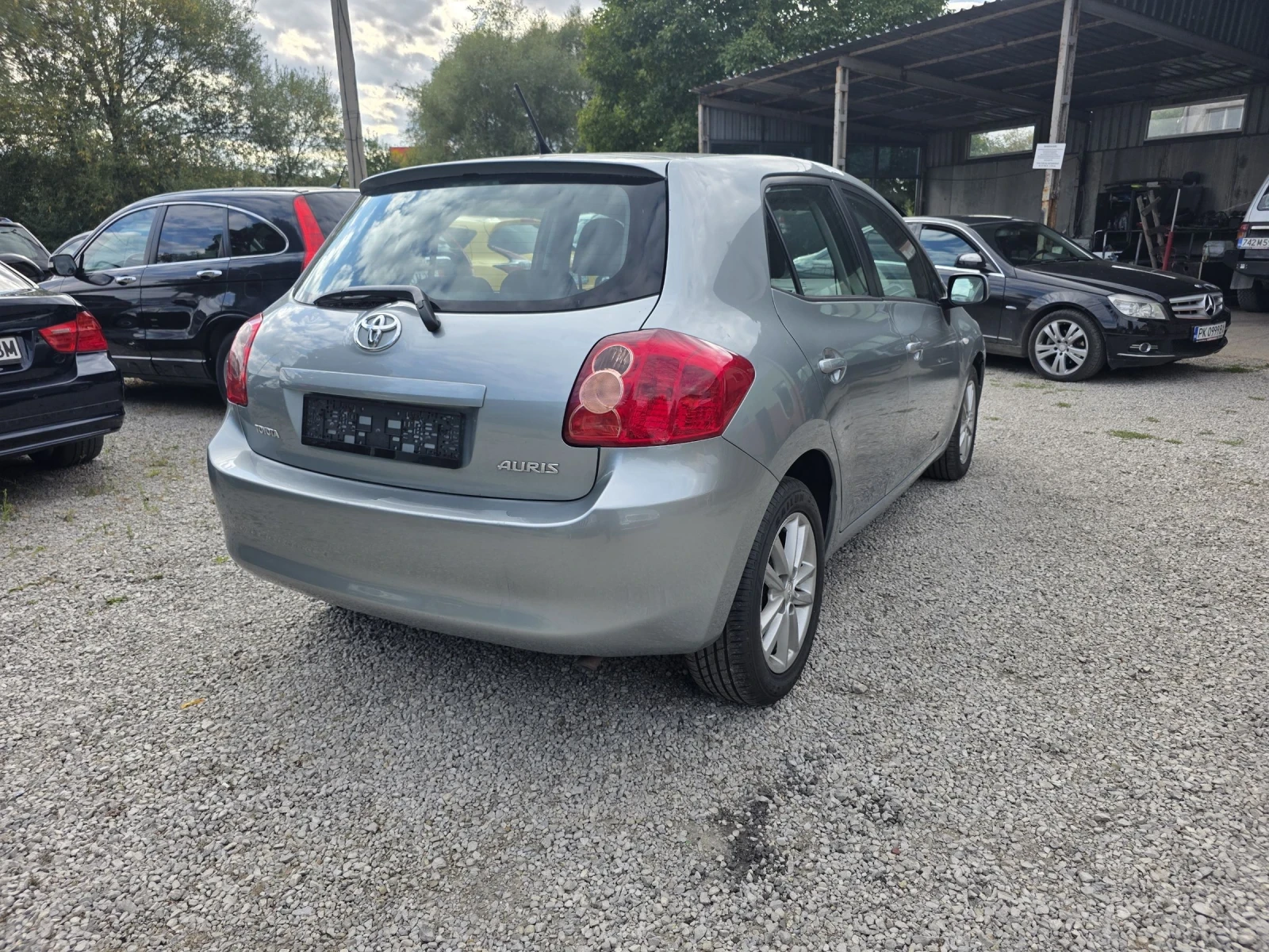 Toyota Auris 1.4d4d - изображение 3