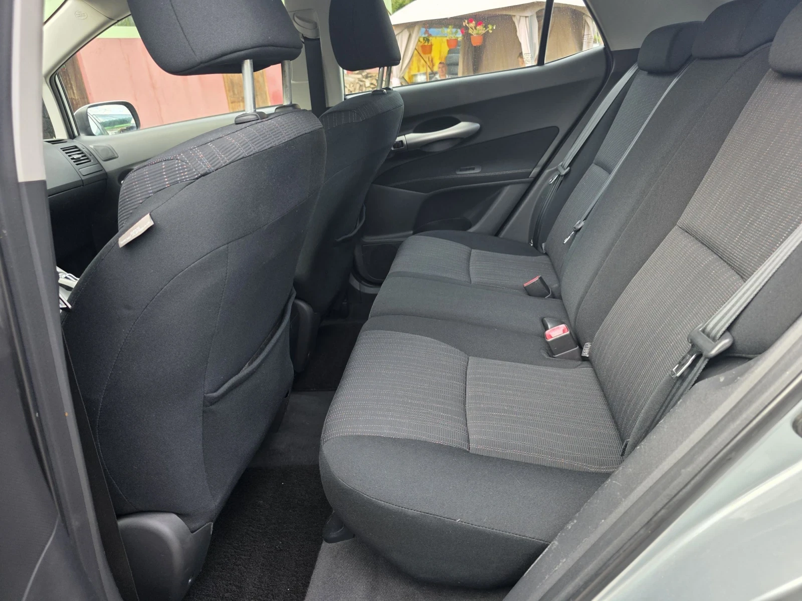 Toyota Auris 1.4d4d - изображение 8