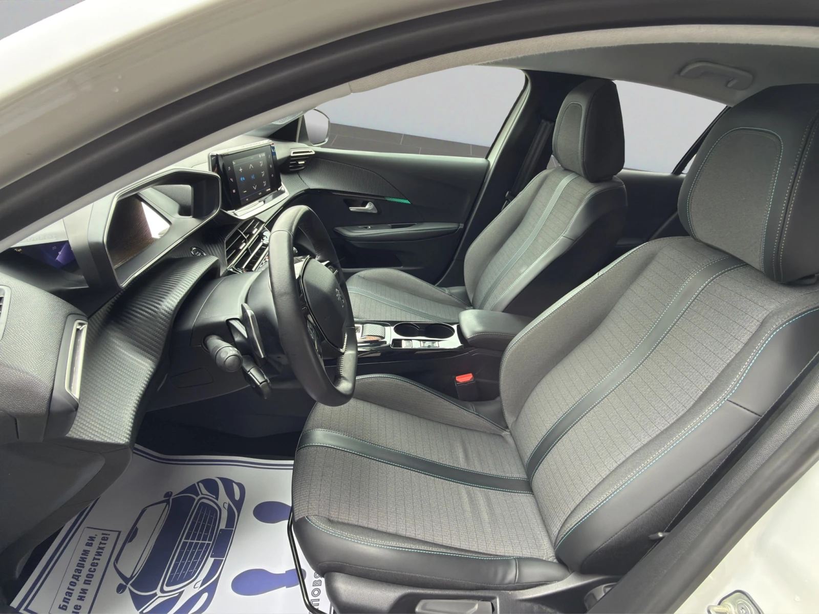 Peugeot 208 ALLURE PACK 1.2 100 EAT8 Гаранция до 12.2029 г. - изображение 10