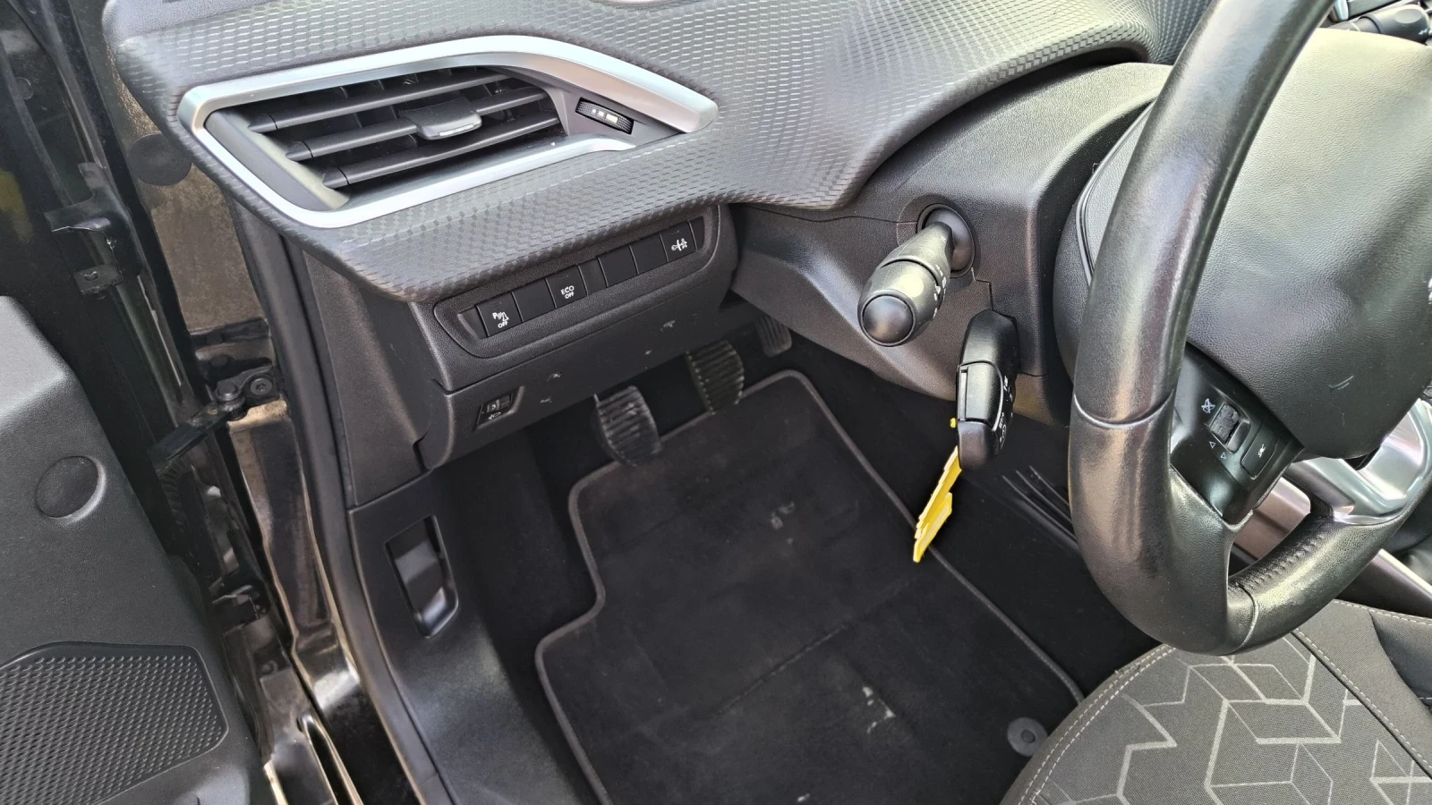 Peugeot 2008 1.6HDi 92 - изображение 6