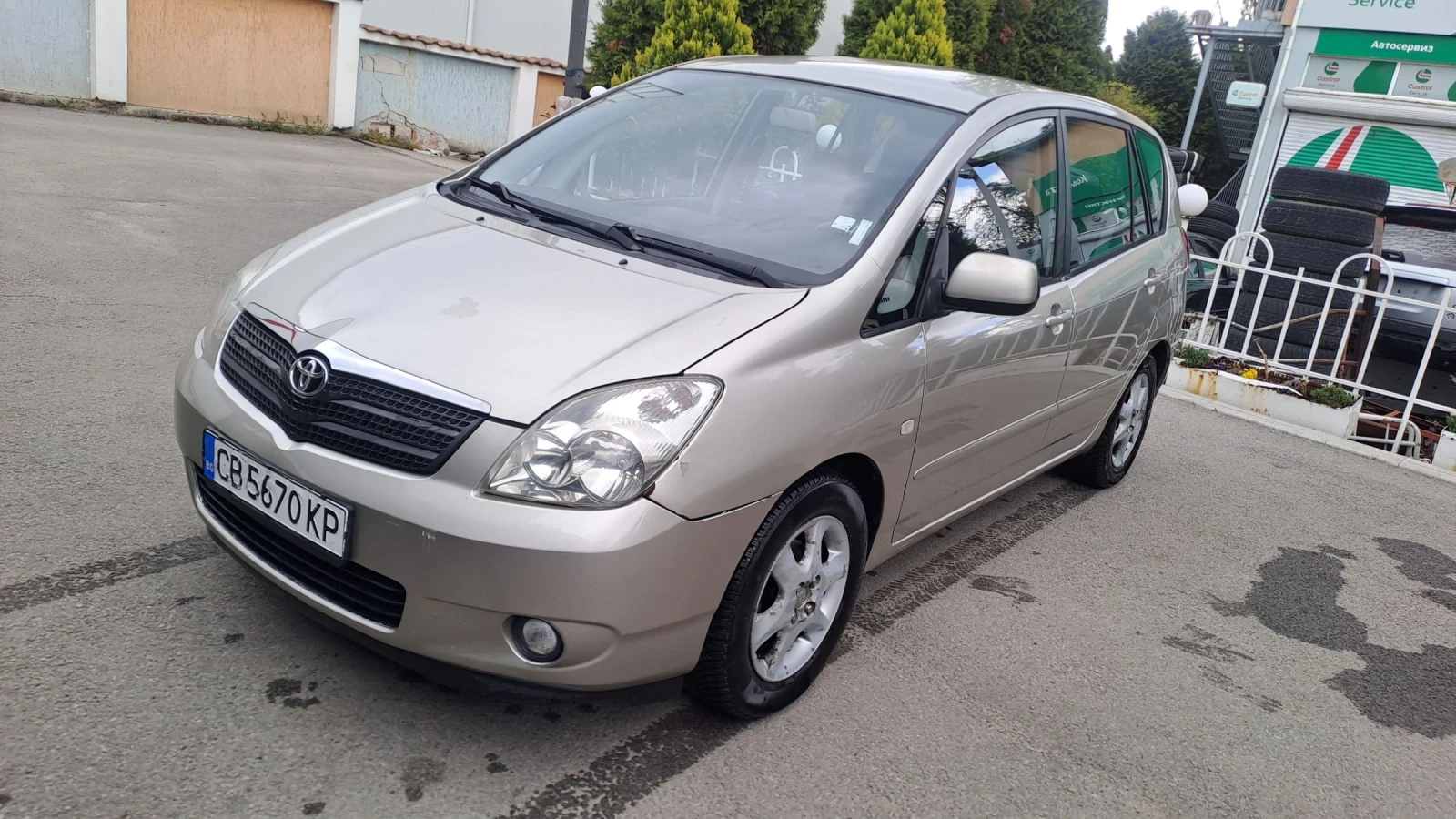 Toyota Corolla verso 1.6 VVT-i (110кс. ГАЗ) ВЕРИГА!, снимка 3 - Автомобили и джипове - 54391478
