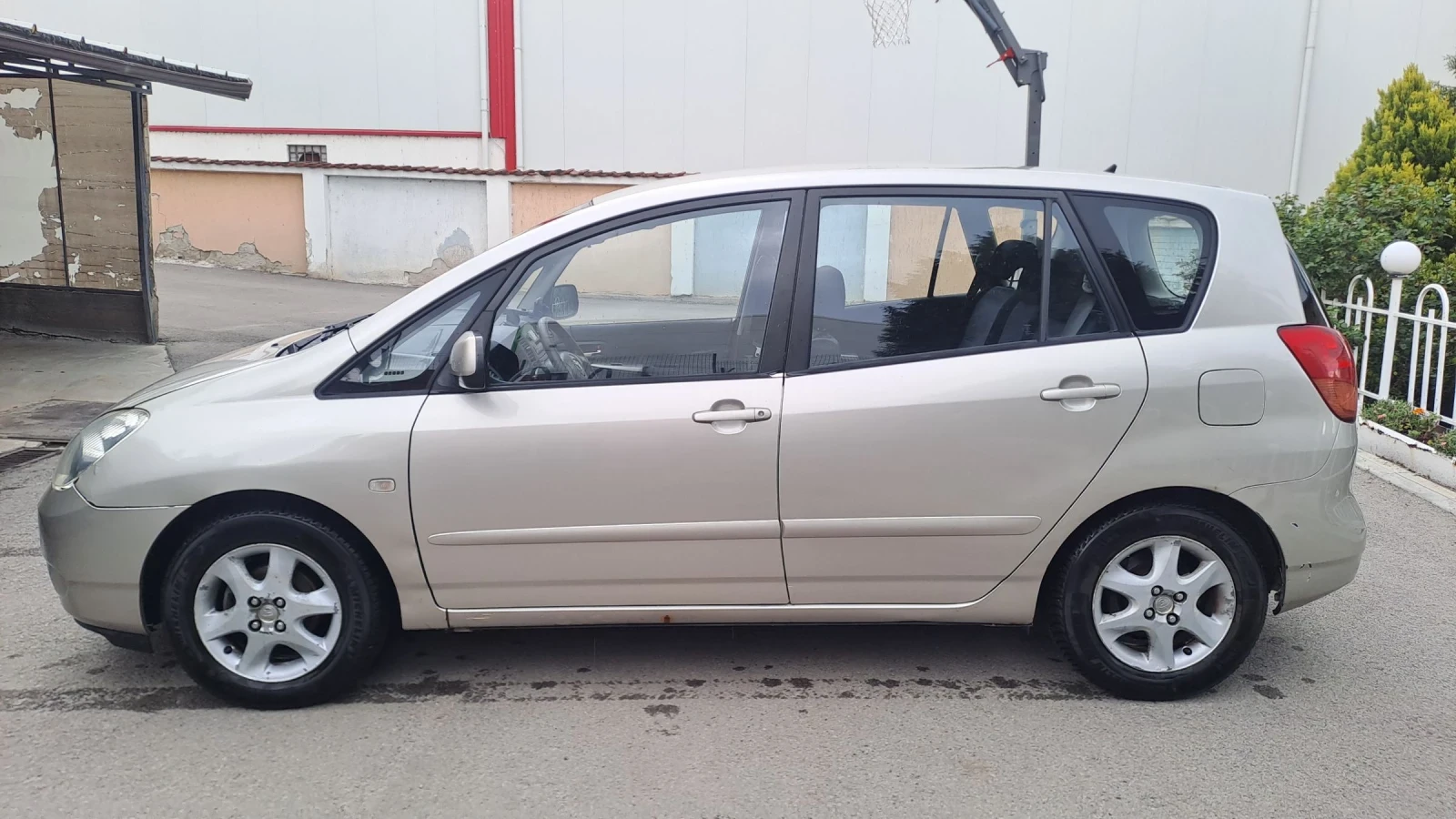 Toyota Corolla verso 1.6 VVT-i (110кс. ГАЗ) ВЕРИГА!, снимка 8 - Автомобили и джипове - 54391478