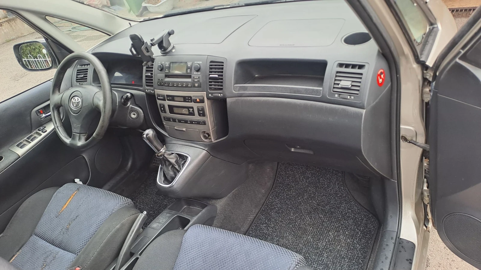 Toyota Corolla verso 1.6 VVT-i (110кс. ГАЗ) ВЕРИГА!, снимка 12 - Автомобили и джипове - 54391478