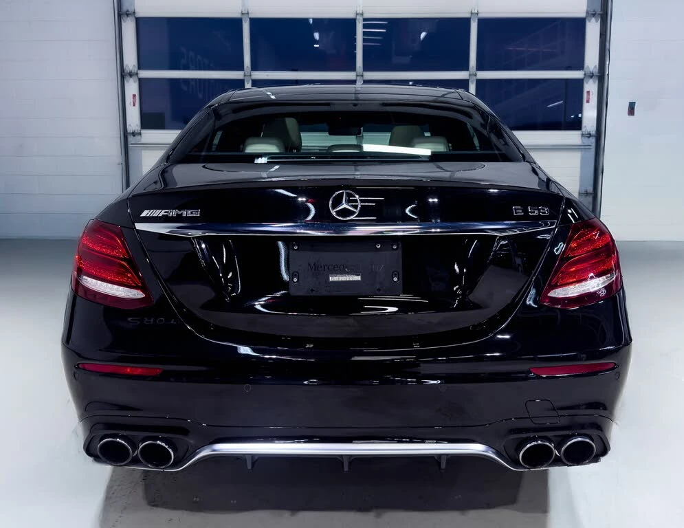 Mercedes-Benz E 53 AMG  Sedan 4MATIC+ , снимка 5 - Автомобили и джипове - 54578151