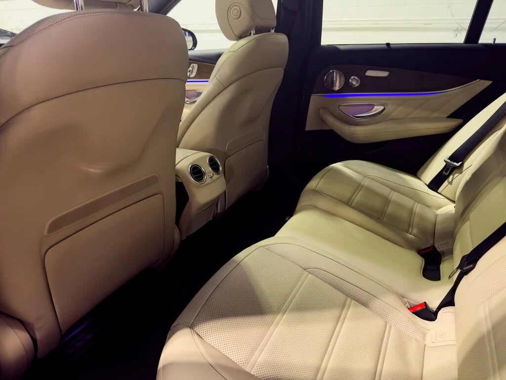 Mercedes-Benz E 53 AMG  Sedan 4MATIC+ , снимка 14 - Автомобили и джипове - 54578151