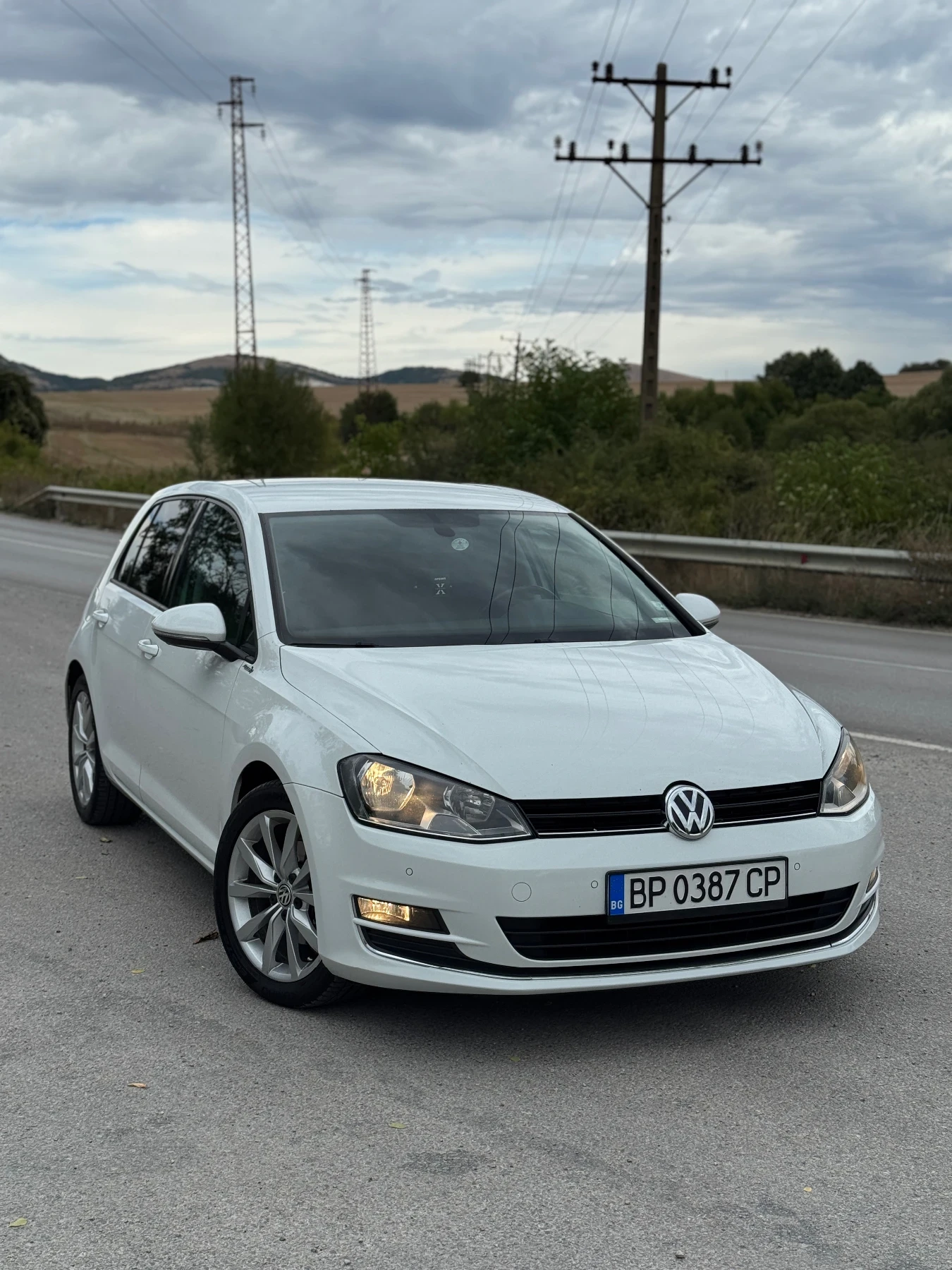 VW Golf HIGHLINE 1.6TDI 110 hp, снимка 2 - Автомобили и джипове - 54753653
