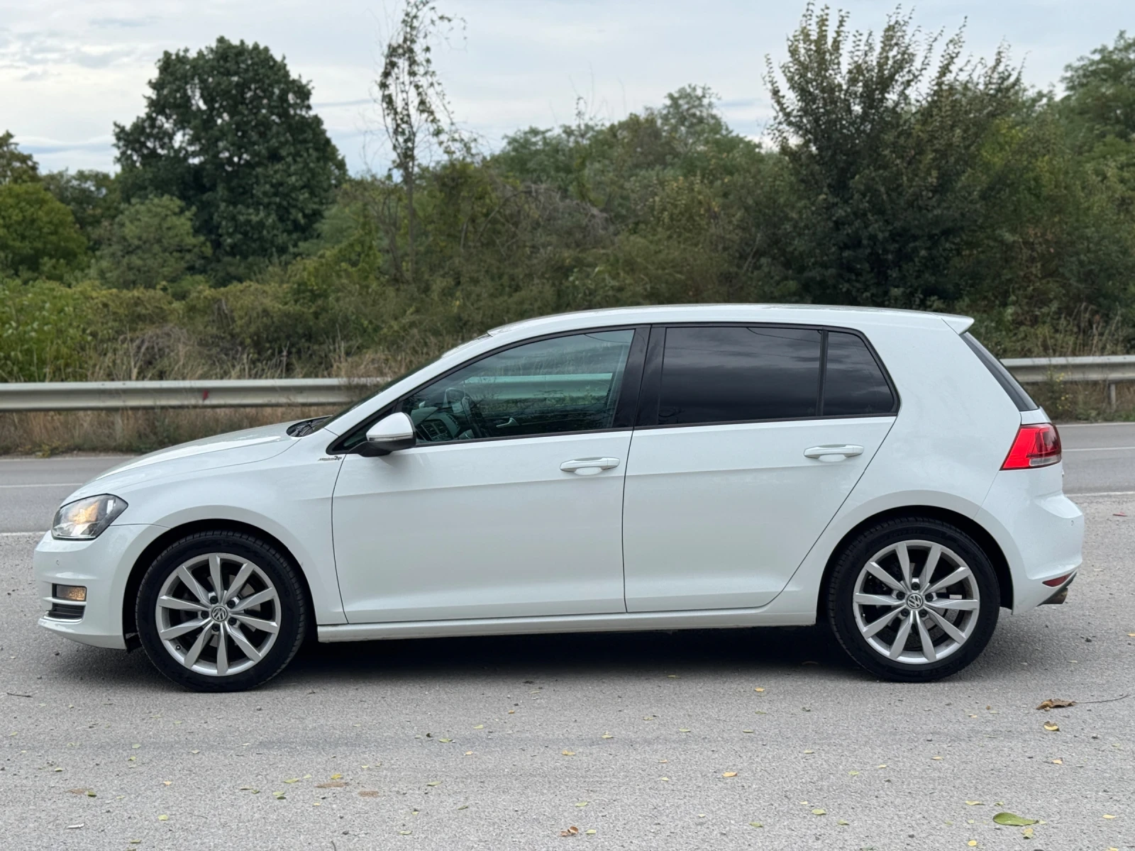 VW Golf HIGHLINE 1.6TDI 110 hp, снимка 8 - Автомобили и джипове - 54753653