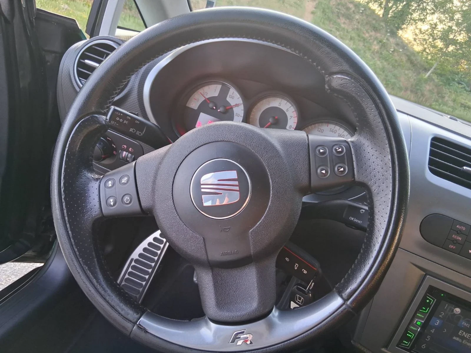 Seat Leon 2.0 T, снимка 12 - Автомобили и джипове - 54781394