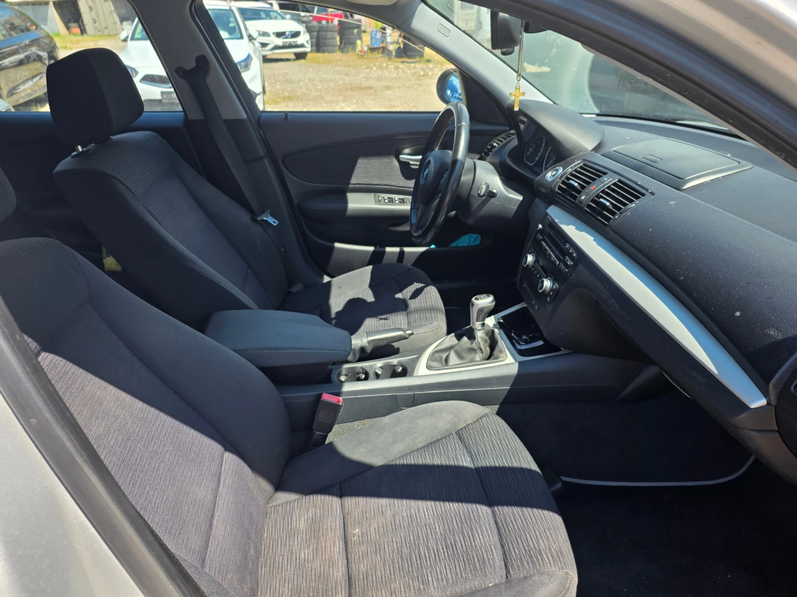 BMW 118 2.0D, снимка 15 - Автомобили и джипове - 54870804