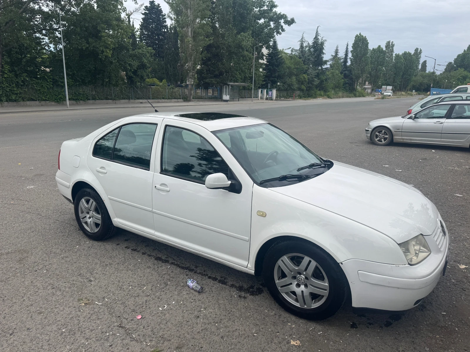 VW Bora 1.6 SR, снимка 15 - Автомобили и джипове - 54890106
