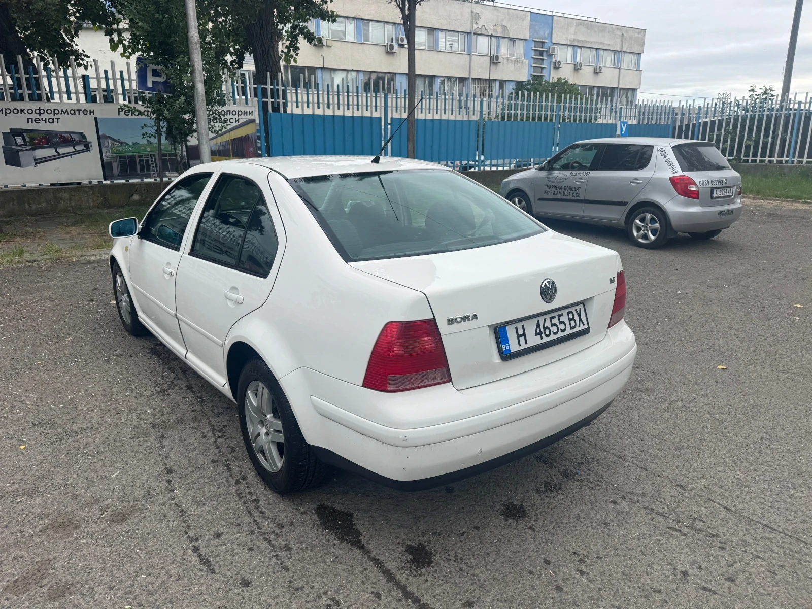 VW Bora 1.6 SR, снимка 13 - Автомобили и джипове - 54890106