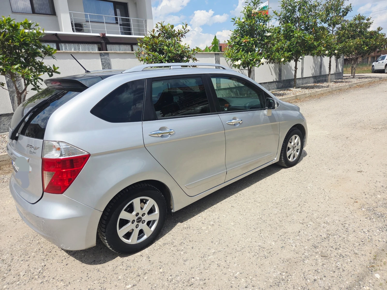 Honda Fr-v 1.7i-vtec, снимка 4 - Автомобили и джипове - 54934709