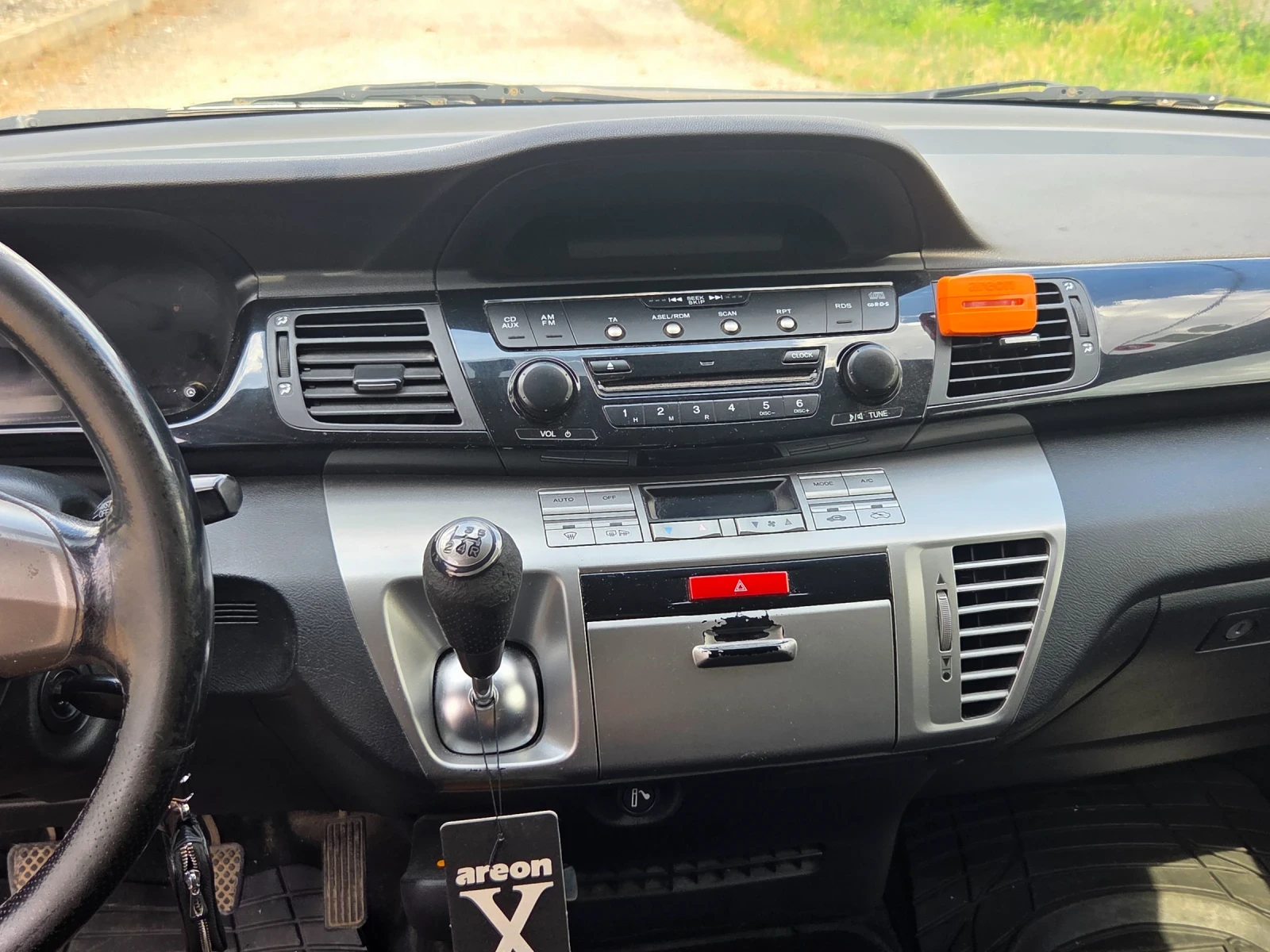 Honda Fr-v 1.7i-vtec, снимка 7 - Автомобили и джипове - 54934709