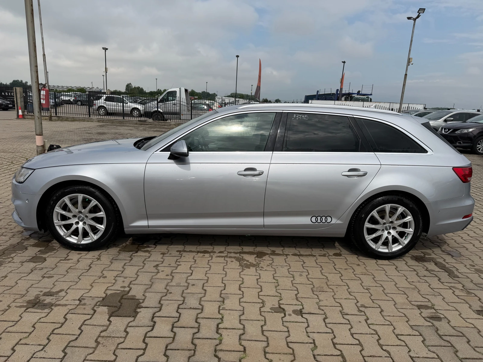 Audi A4 35TDI AVTOMAT/NAVI/KAMERA EURO 6, снимка 9 - Автомобили и джипове - 55027331